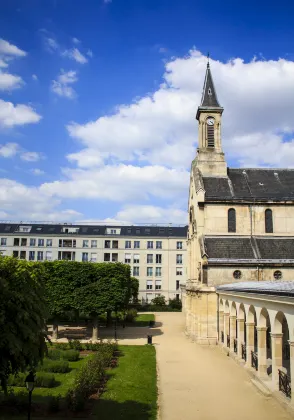 Église St-Jean Baptiste周辺のホテル