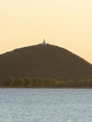 The White Pagoda of Shuanghe‘er Mountain