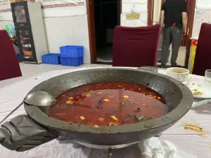 成渝家常菜特色石锅鱼(朴头店)