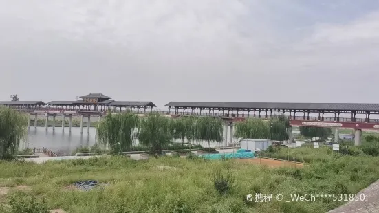 荷月廊橋