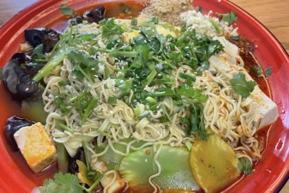 蔡记麻辣烫(兴南市场店)