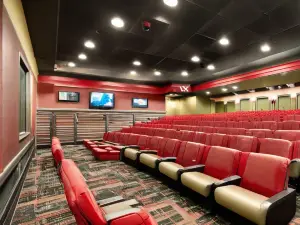 Cinemark Hollywood 16