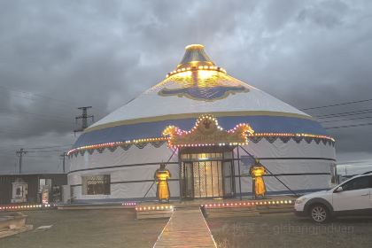 诈马宴草原宫廷民宿·乌兰哈火山群诈马宴