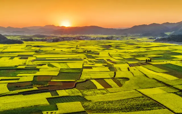 Sunsets in Luoping