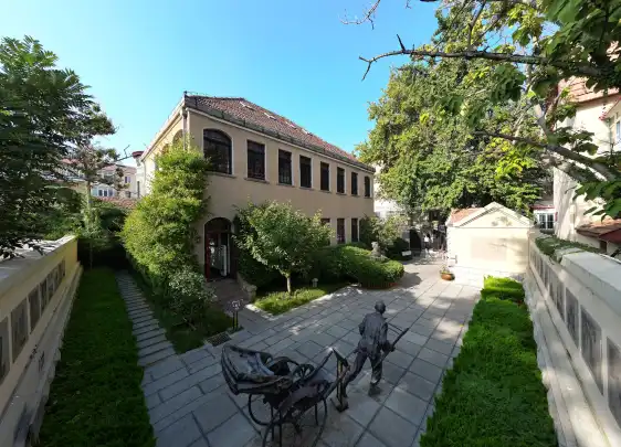 โรงแรมใกล้บ้านพักเก่า