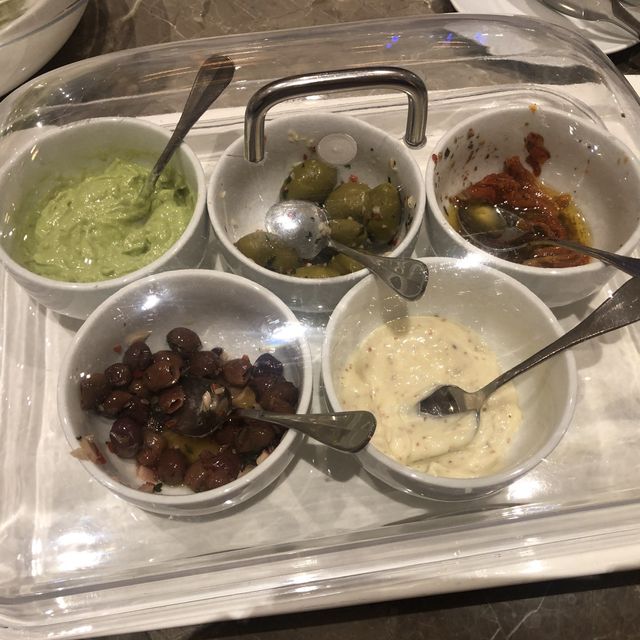 沙田凱悅酒店 | 嘉賓軒黃昏雞尾酒 沙田凱悅酒店 | 嘉賓軒黃昏雞尾酒