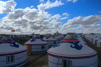 希拉穆仁草原扎日格牧民家餐包