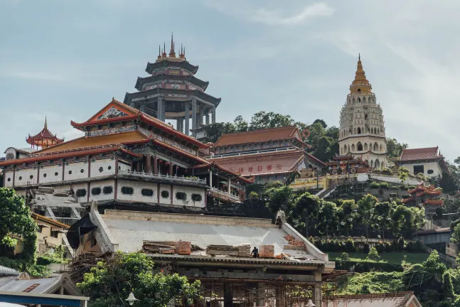 Отели рядом с достопримечательностью «Straits Garden Condominium»