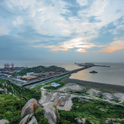 Các khách sạn gần Liu Peak Passenger Transport Terminal
