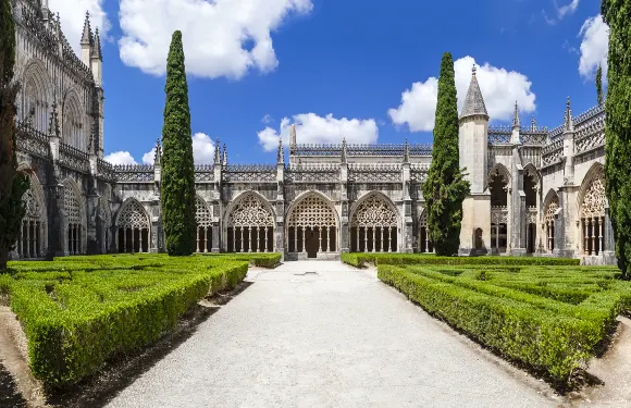 葡萄牙巴塔利亞修道院+奧比多斯村一日遊【烤乳豬+中文包車】