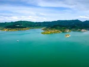 支嘎阿魯湖