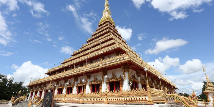 Phra Mahathat Kaen Nakhon (Wat Nong Wang)