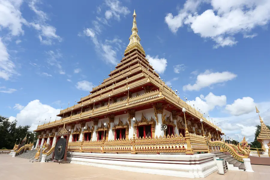 Phra Mahathat Kaen Nakhon (Wat Nong Wang)