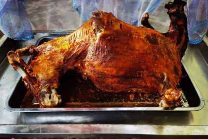 大漠奇香馕坑肉