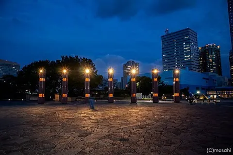 Momochi Seaside Park