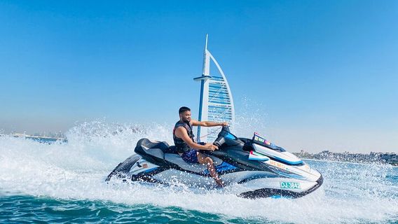 Jet Skiing in Dubai
