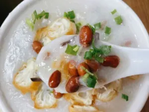 西湖驰名艇仔粥