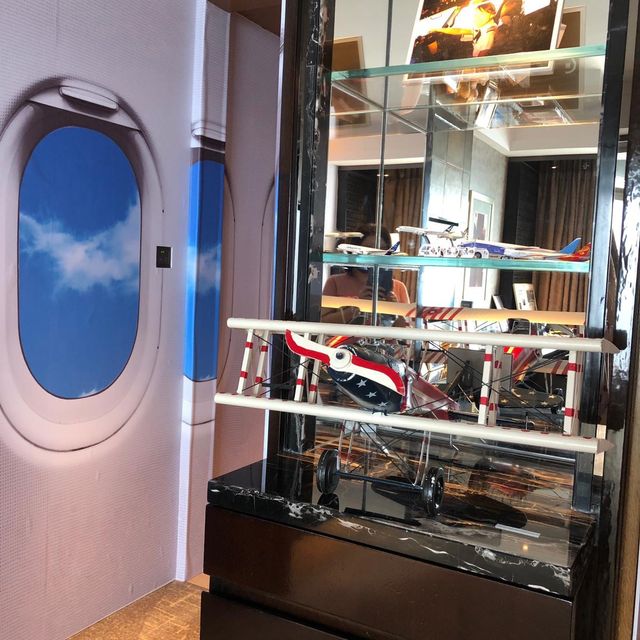在麗思卡爾頓酒店衝上雲霄