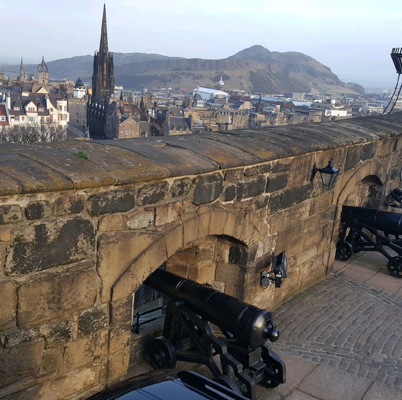 爱丁堡城堡是苏格兰和爱丁堡的重要象征 它坐落在爱丁堡市内的城 Trip Com エディンバラの旅のブログ