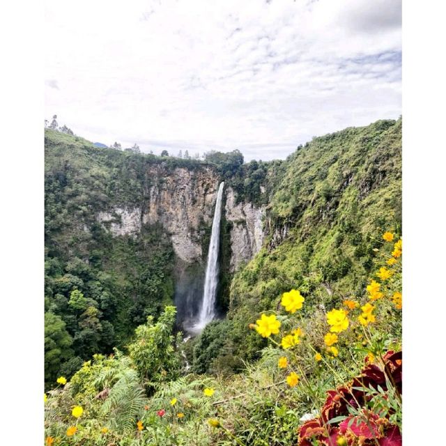 Sipiso Piso Waterfall