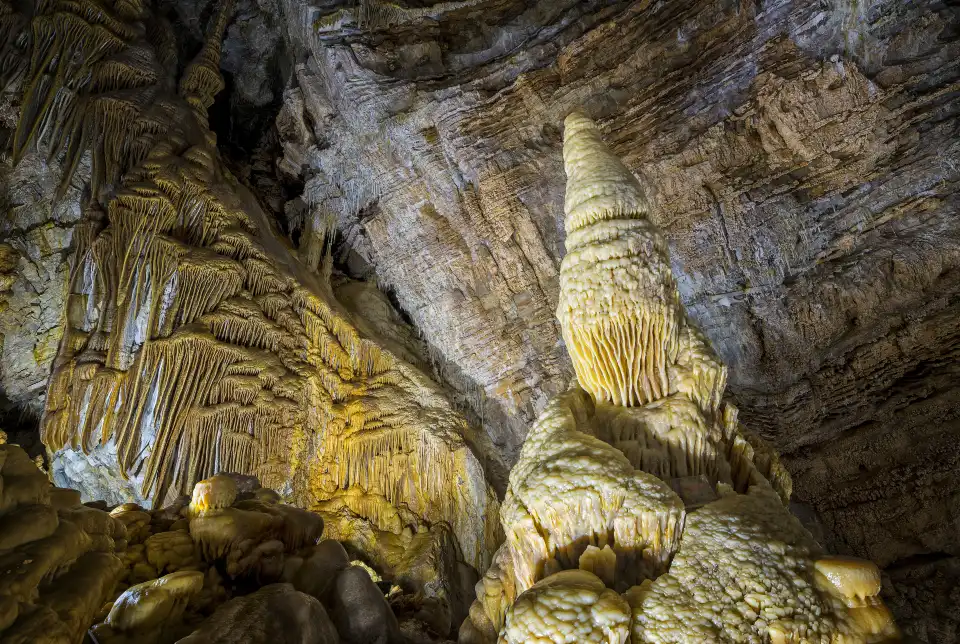 2_Xinglong Karst Cave