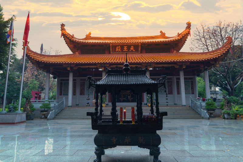 Longhua Temple