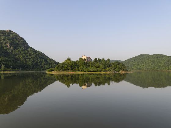 Baochonghu Sceneic Area