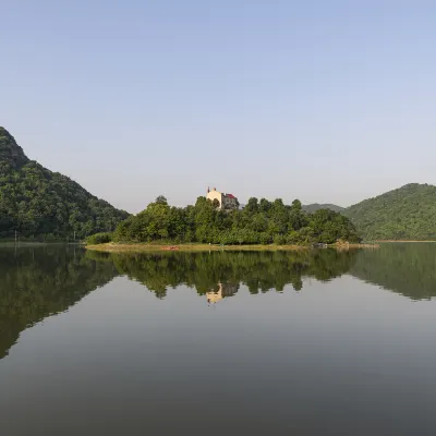 Double Dragon Holiday Hotel(Anqing Railway Station)