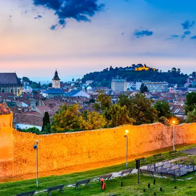 Brasov County History Museum周辺のホテル