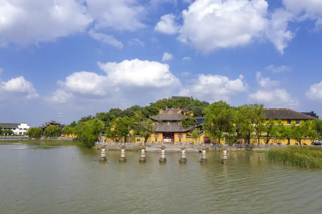 Hotels near Jinxian Temple