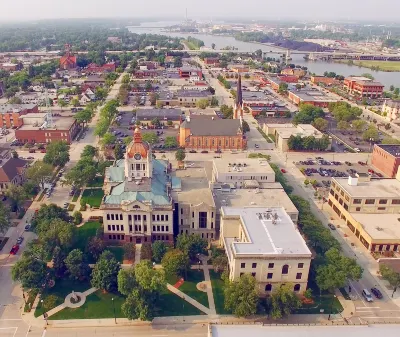 Hotels near Green Bay Plaza