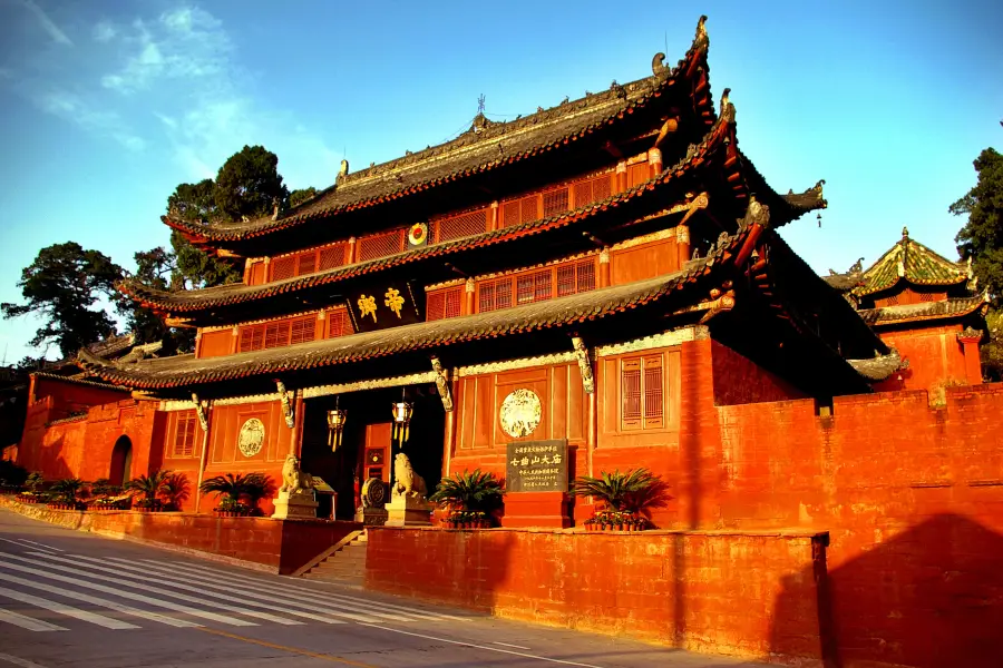 Qiqu Mountain Temple