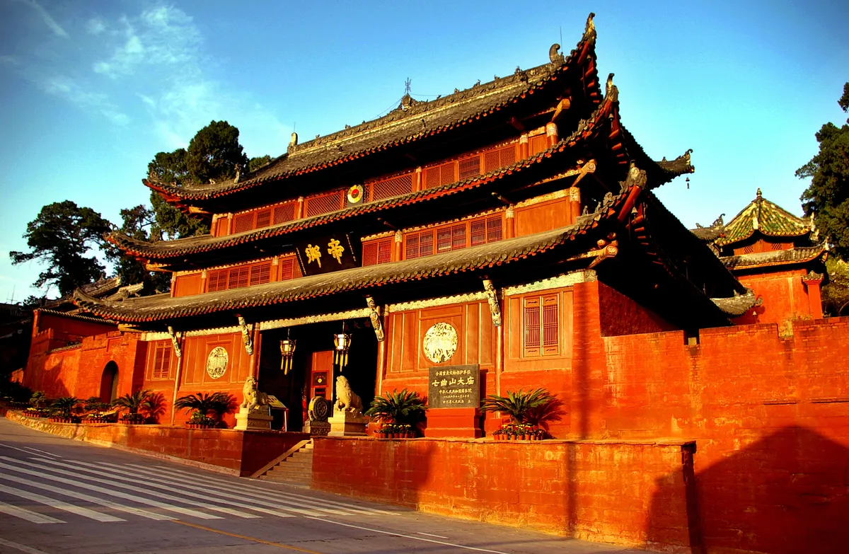 Qiqu Mountain Temple