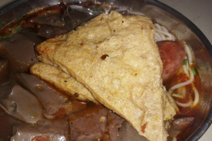 电信猪血汤粉店