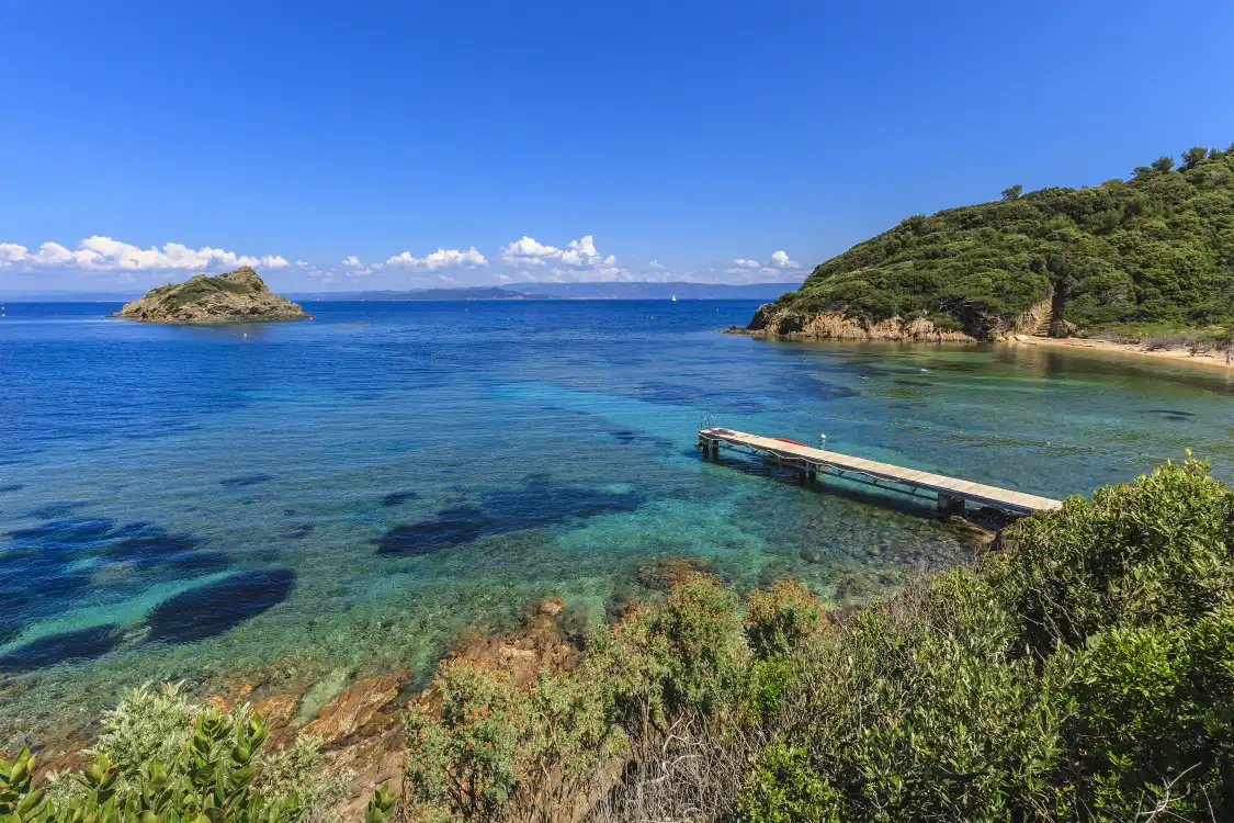 Hotels near Iles D'yeres