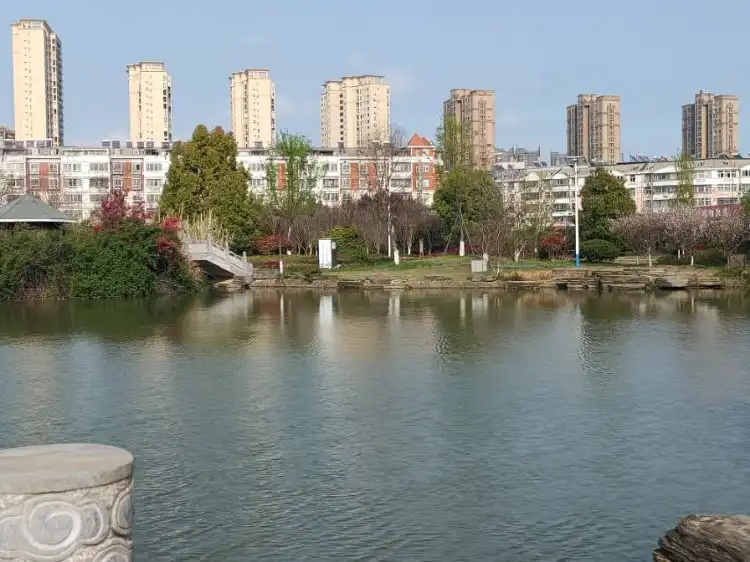 Hotels near Tongchengshi Xijiao Park