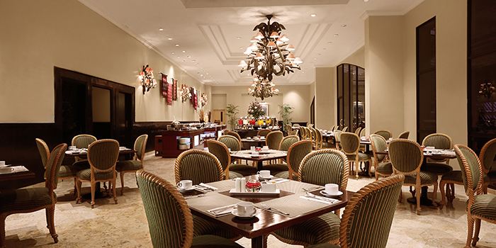 Palm Cafe & Palm Terrace - Hotel Aryaduta Lippo Village