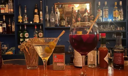 Kira Thira Jazz Bar