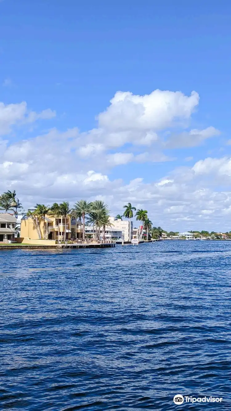 Hotels near Hugh Taylor Birch State Park
