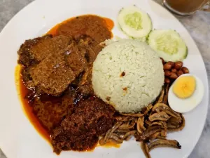 Nyonya Colors First World Plaza