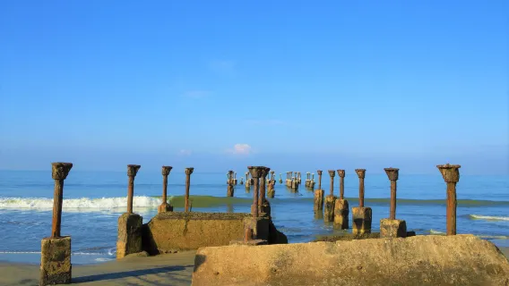 玩水避暑