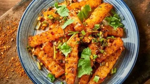 Liuhuan Street Food Intangible Cultural Heritage (Wenming Street Flagship Store) in Kunming