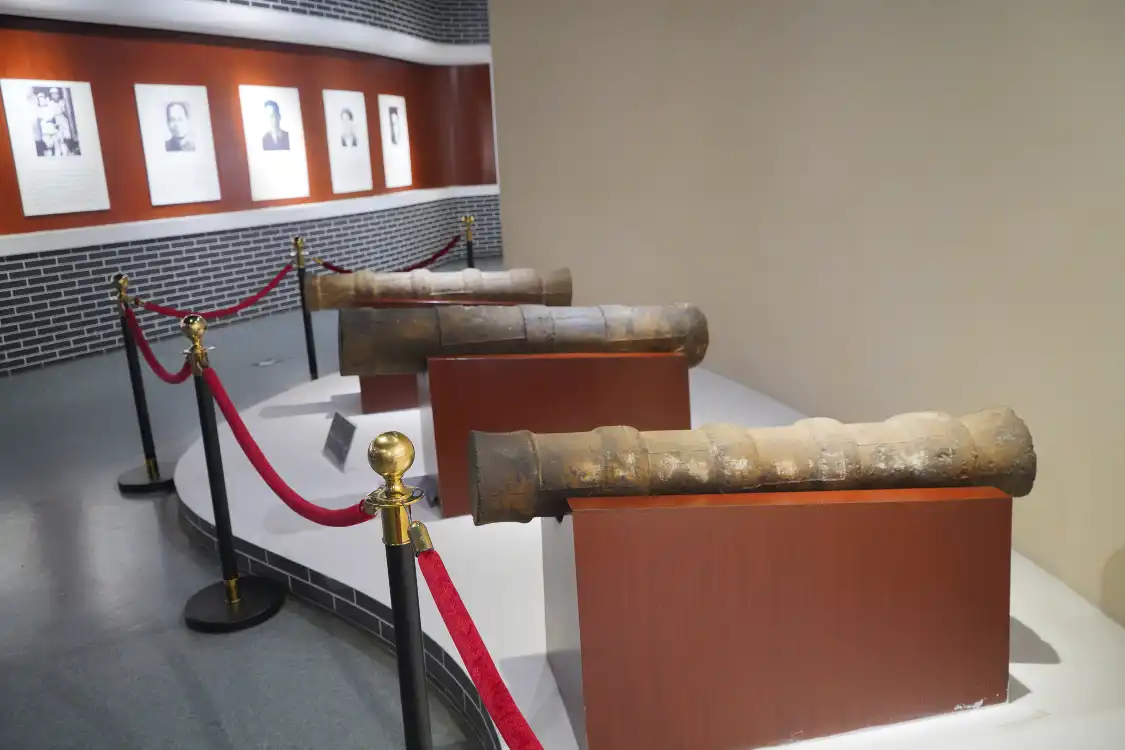 Hotels near Zunyi Museum