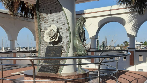 Selena Memorial Statue