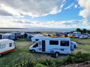 Tahuna Beach Holiday Park & Motel