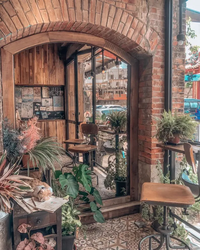 【墾丁餐廳推薦】打卡必去屏東墾丁Café，海景、大草地一應俱全