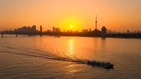 Hankou Riverbank