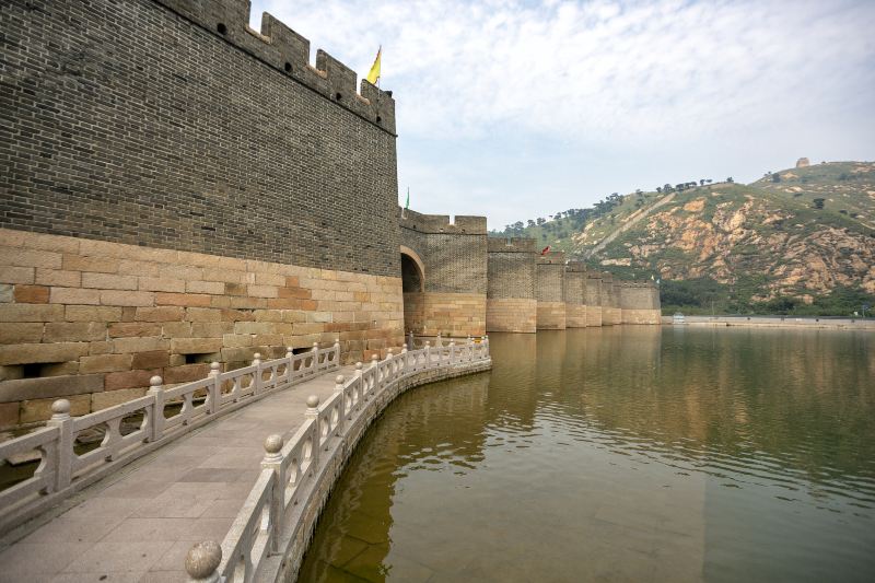 Nine-Gate Water Great Wall