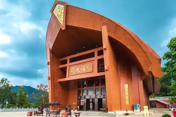 鄰近五指山黎峒文化園的酒店