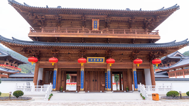 Qishan Wanfo Temple